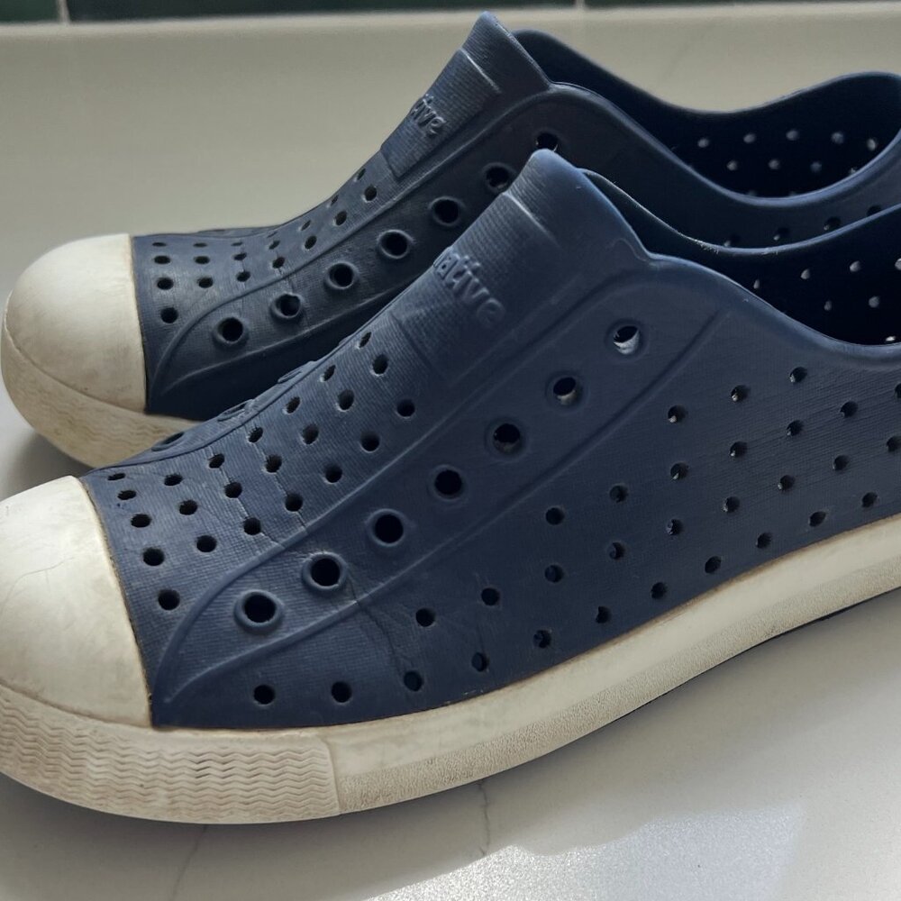 Native Jefferson Slip-on Navy Size 2 (Boys)